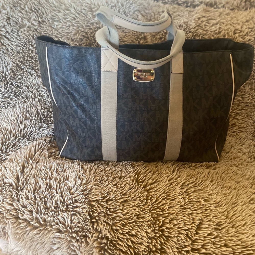 SOLD! Michael Kors weekend tote